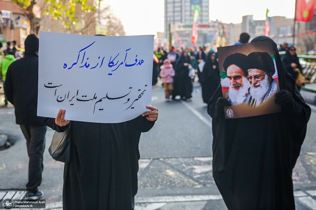 آیا می‌توان کسانی را که به خاطر بدنامی خود قدم برمی‌دارند خائن نامید؟